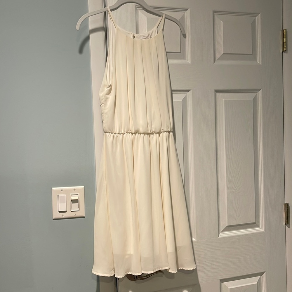 Never worn Francesca’s Lush Ivory Dress Size: L